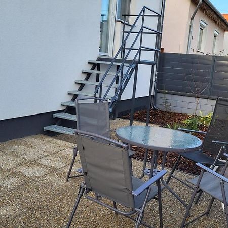 Relax Apartments Sarvar A1 ภายนอก รูปภาพ